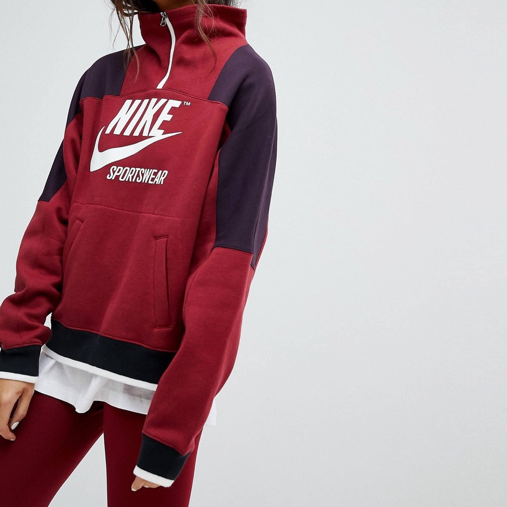 Nike Sportswear Colorblock Graphic Athletic Performance Pullover Sweatshirt